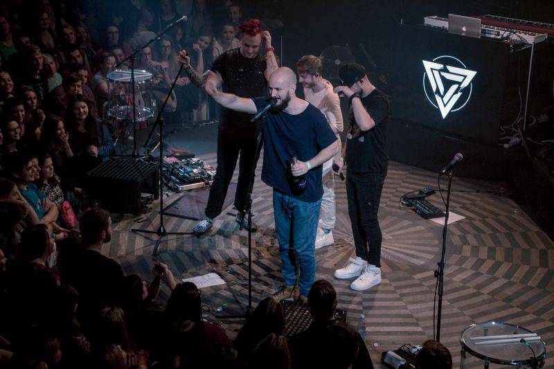 Poetika a Mirai pokřtili své debutové desky, kmotry byli Pokáč a Ewa Farna