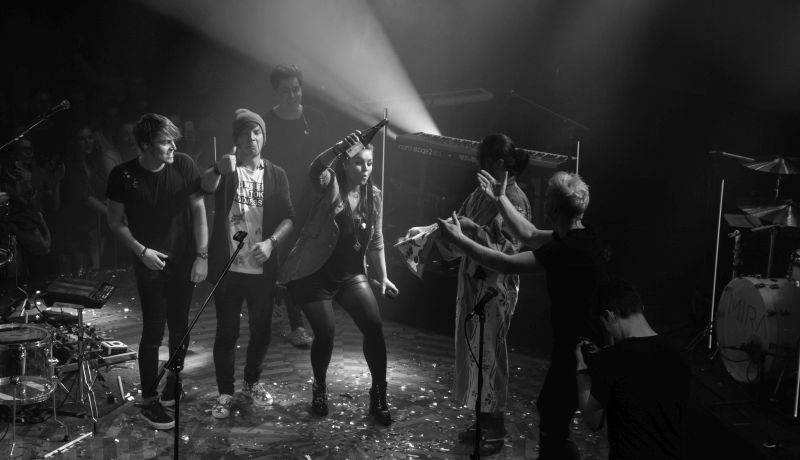 Poetika a Mirai pokřtili své debutové desky, kmotry byli Pokáč a Ewa Farna