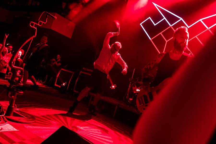 Cocotte Minute udělali bordel ve vyprodaném Lucerna Music Baru