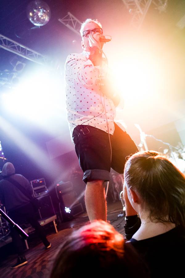 Cocotte Minute udělali bordel ve vyprodaném Lucerna Music Baru