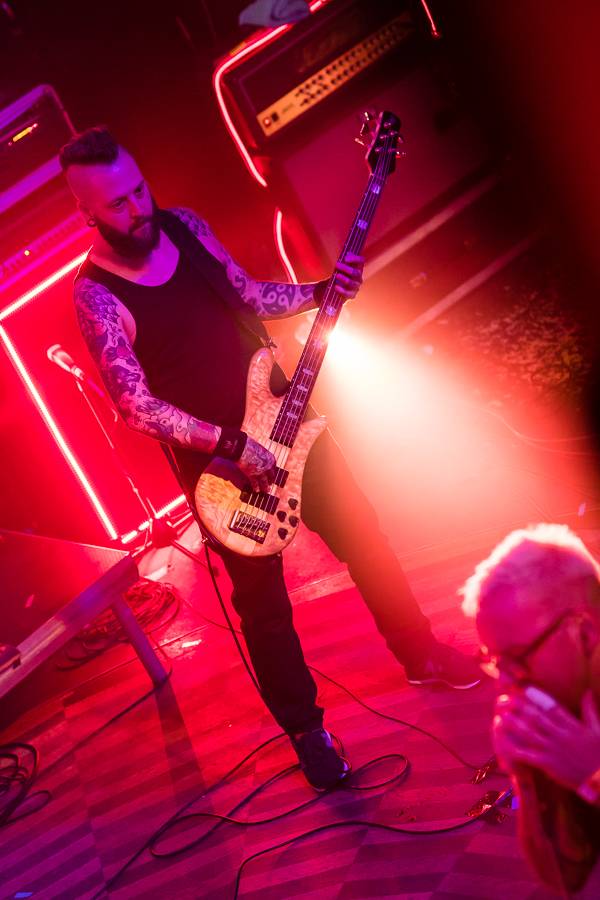 Cocotte Minute udělali bordel ve vyprodaném Lucerna Music Baru