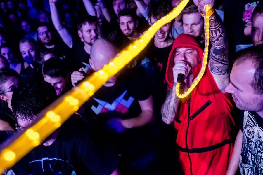 Cocotte Minute udělali bordel ve vyprodaném Lucerna Music Baru