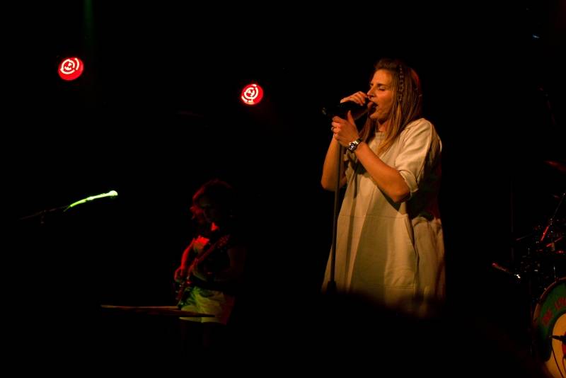 Gaia Mesiah si ochočila Žlutého psa v Pardubicích, divákům naservírovala příval energie