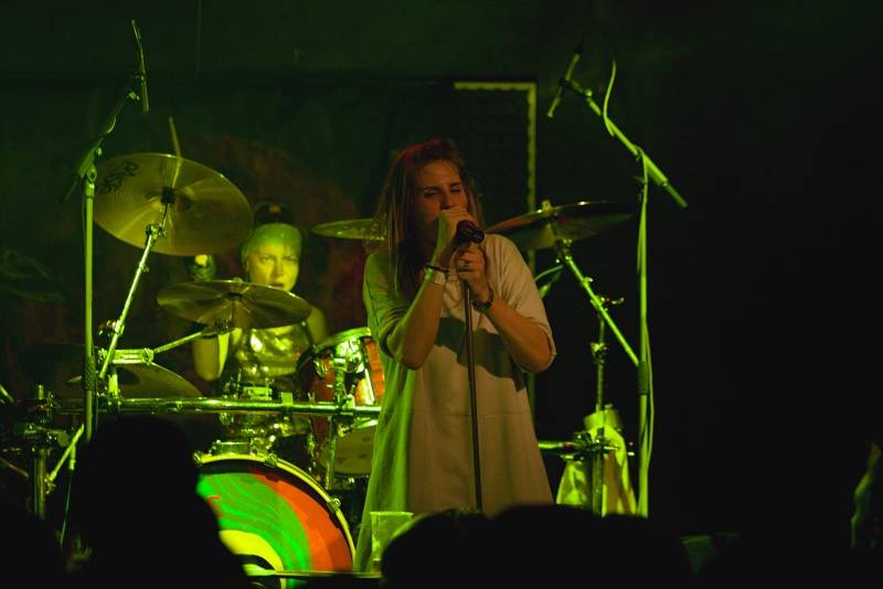 Gaia Mesiah si ochočila Žlutého psa v Pardubicích, divákům naservírovala příval energie