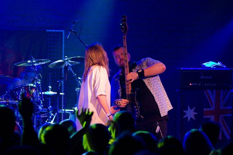 Gaia Mesiah si ochočila Žlutého psa v Pardubicích, divákům naservírovala příval energie