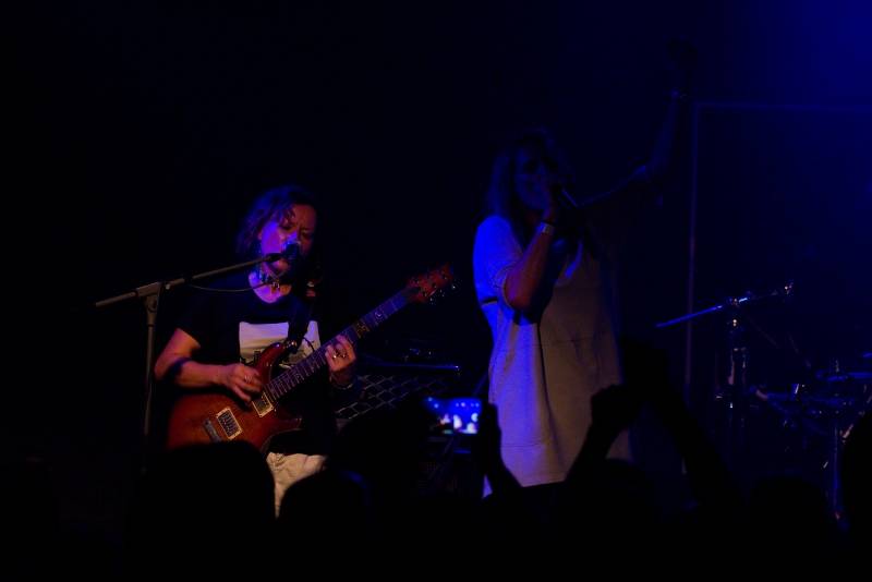 Gaia Mesiah si ochočila Žlutého psa v Pardubicích, divákům naservírovala příval energie