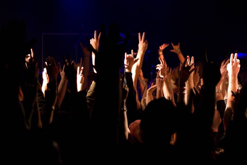 Gaia Mesiah si ochočila Žlutého psa v Pardubicích, divákům naservírovala příval energie