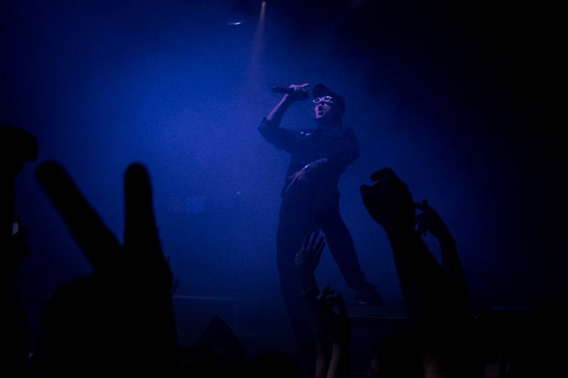 Slovanská rave party v centru Prahy: Little Big přivezli zběsilé taneční rytmy a světelnou show