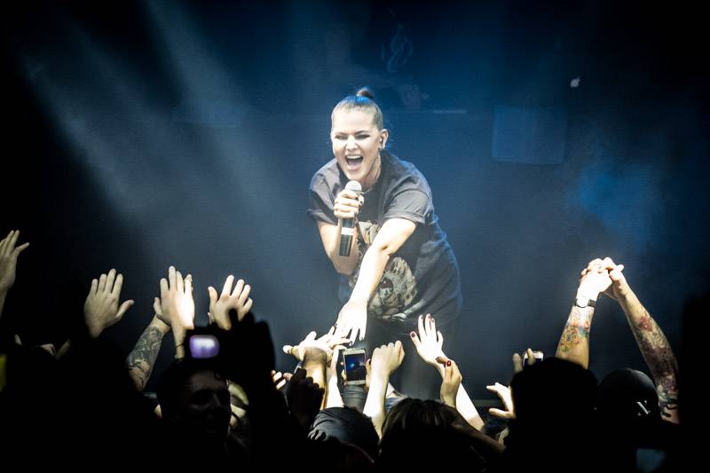 Slovanská rave party v centru Prahy: Little Big přivezli zběsilé taneční rytmy a světelnou show