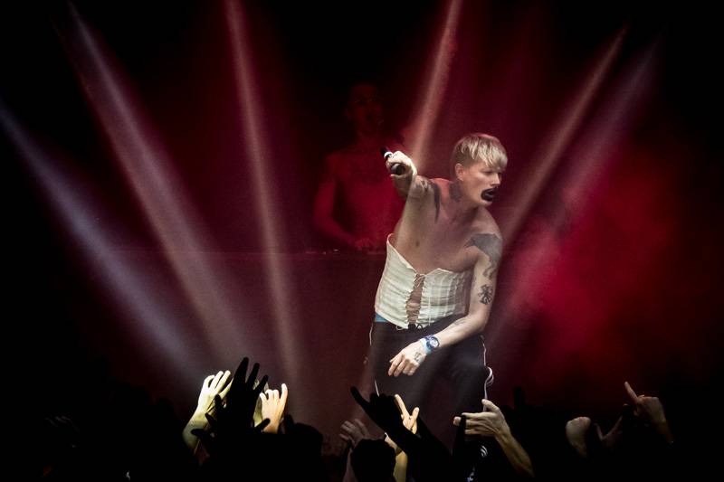 Slovanská rave party v centru Prahy: Little Big přivezli zběsilé taneční rytmy a světelnou show