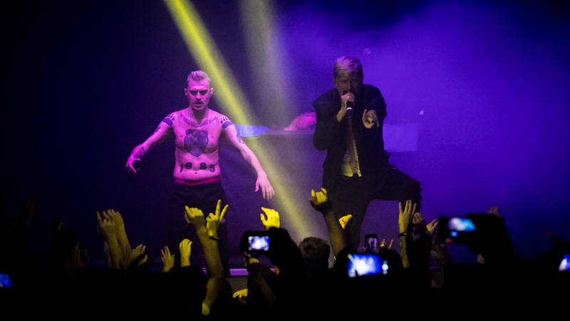 Slovanská rave party v centru Prahy: Little Big přivezli zběsilé taneční rytmy a světelnou show