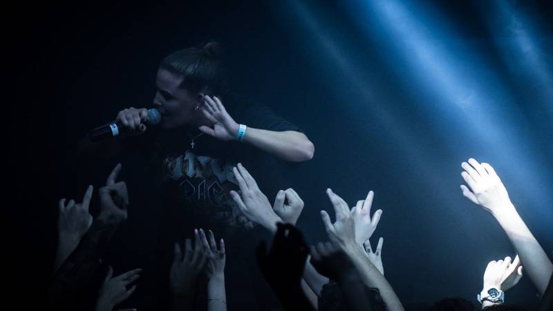 Slovanská rave party v centru Prahy: Little Big přivezli zběsilé taneční rytmy a světelnou show