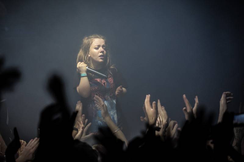 Slovanská rave party v centru Prahy: Little Big přivezli zběsilé taneční rytmy a světelnou show