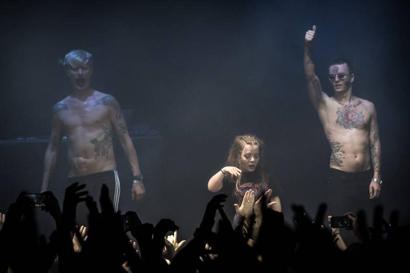 Slovanská rave party v centru Prahy: Little Big přivezli zběsilé taneční rytmy a světelnou show