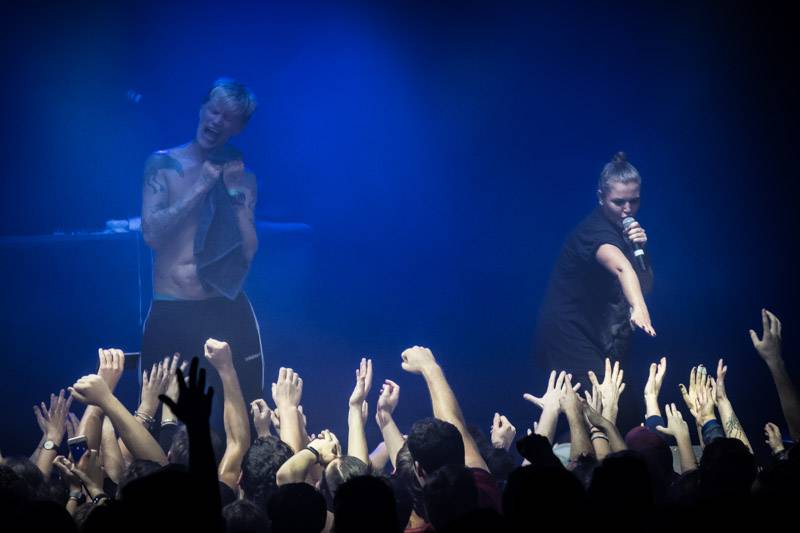 Slovanská rave party v centru Prahy: Little Big přivezli zběsilé taneční rytmy a světelnou show