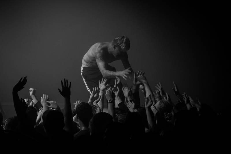 Slovanská rave party v centru Prahy: Little Big přivezli zběsilé taneční rytmy a světelnou show