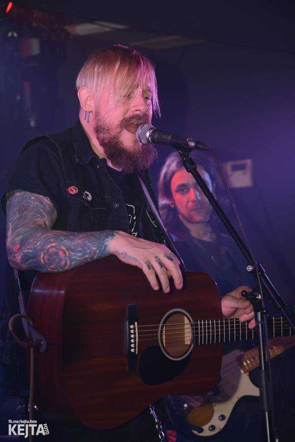 Vyprodané Rock Café: The Rumjacks se vrátili do Prahy