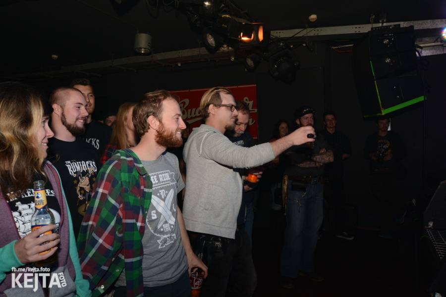 Vyprodané Rock Café: The Rumjacks se vrátili do Prahy