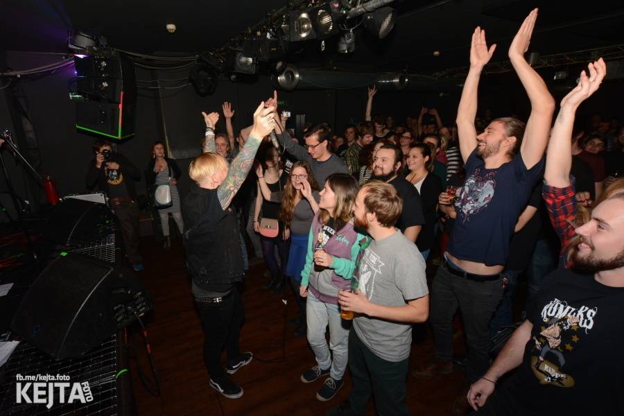 Vyprodané Rock Café: The Rumjacks se vrátili do Prahy