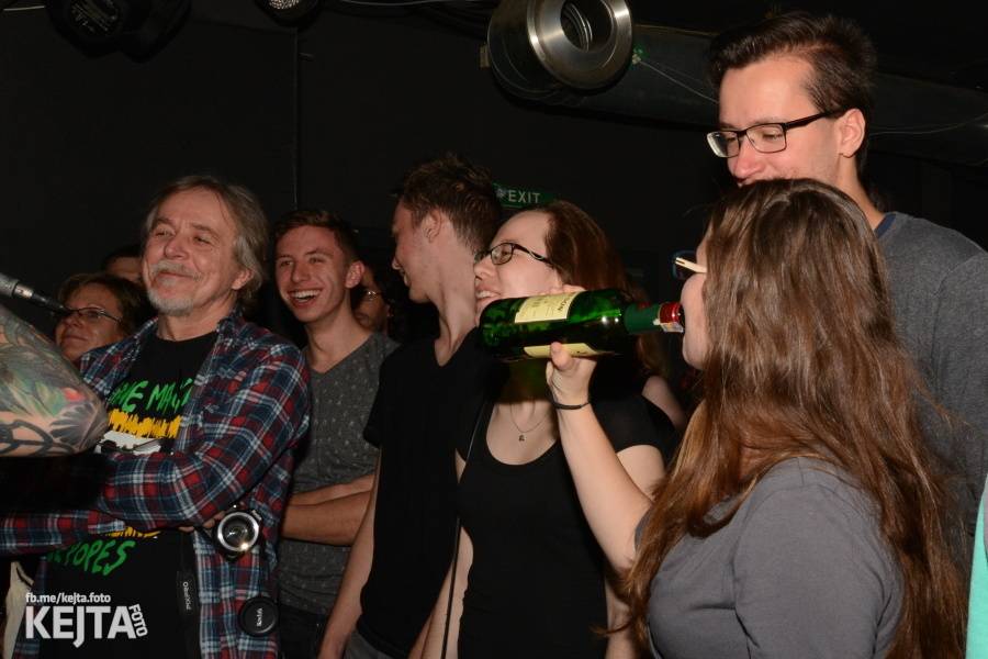 Vyprodané Rock Café: The Rumjacks se vrátili do Prahy