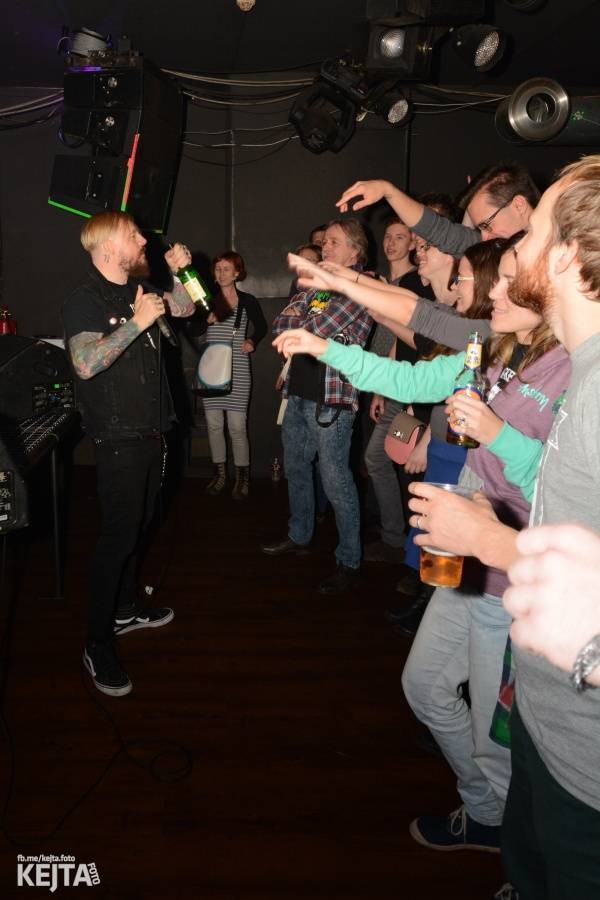 Vyprodané Rock Café: The Rumjacks se vrátili do Prahy