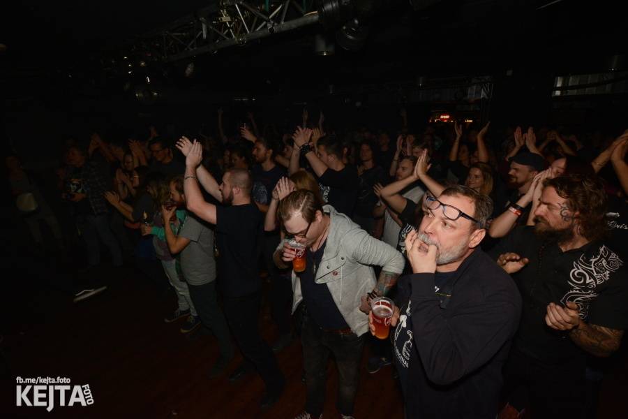 Vyprodané Rock Café: The Rumjacks se vrátili do Prahy