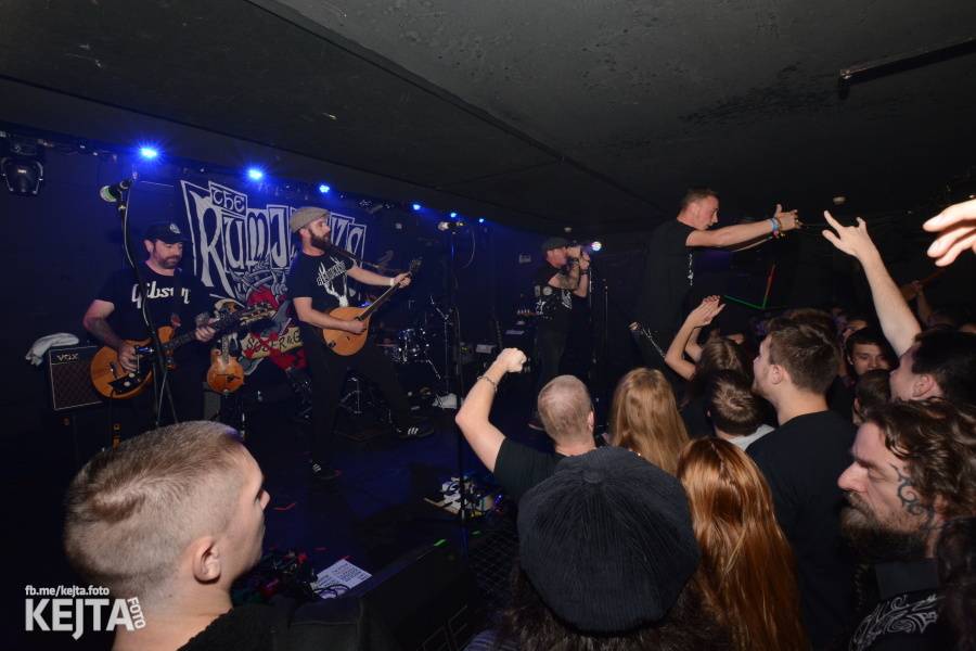 Vyprodané Rock Café: The Rumjacks se vrátili do Prahy