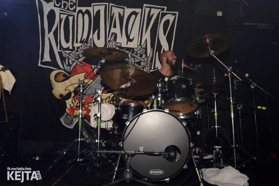 Vyprodané Rock Café: The Rumjacks se vrátili do Prahy