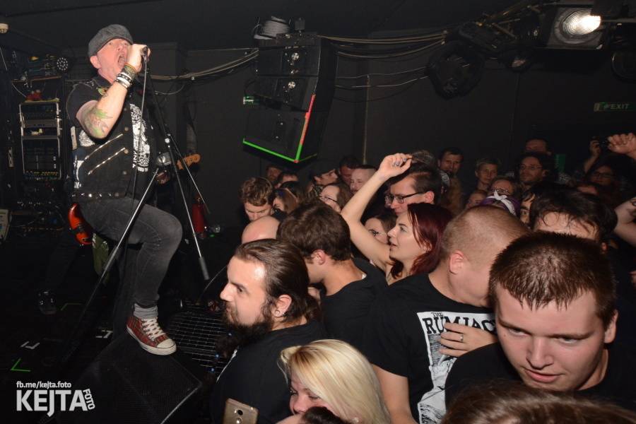 Vyprodané Rock Café: The Rumjacks se vrátili do Prahy