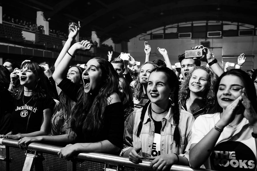 Přesunutí The Kooks v Praze rozjařili své fanoušky