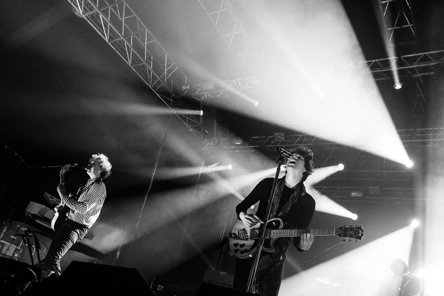 Přesunutí The Kooks v Praze rozjařili své fanoušky