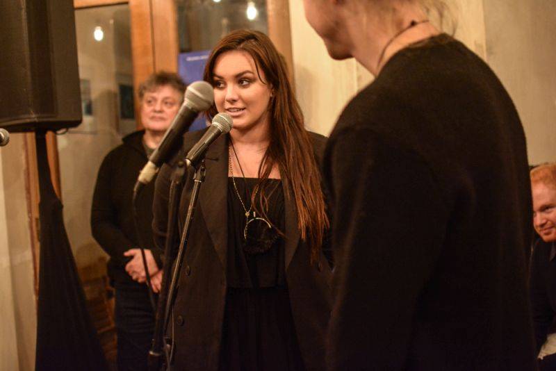 Tomáš Klus a Ewa Farna pokřtili knížkodesku Ukolébavky