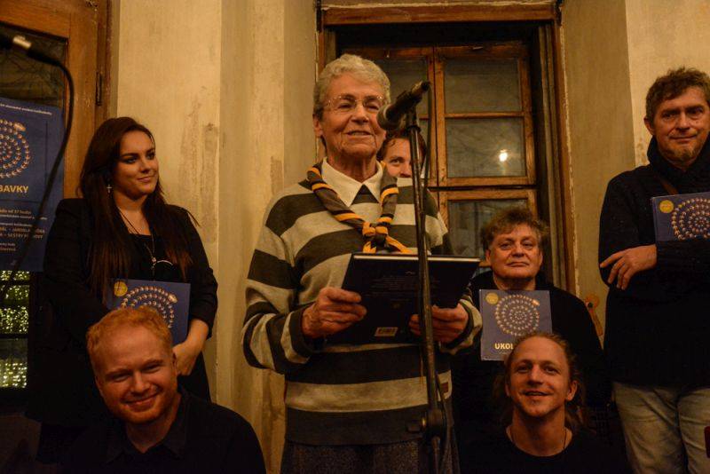 Tomáš Klus a Ewa Farna pokřtili knížkodesku Ukolébavky