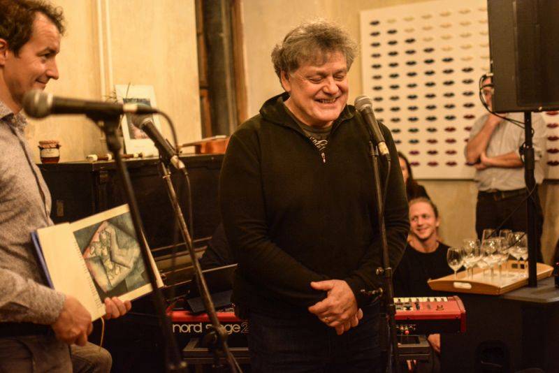 Tomáš Klus a Ewa Farna pokřtili knížkodesku Ukolébavky