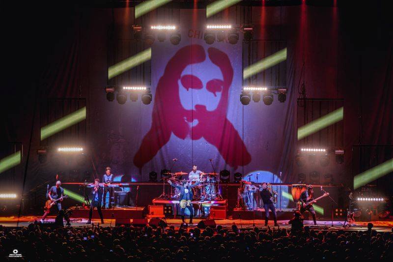 Chinaski naservírovali vyprodané O2 areně hity a zatančili tanec haka