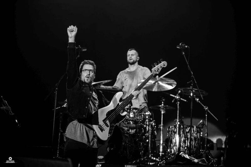 Chinaski naservírovali vyprodané O2 areně hity a zatančili tanec haka