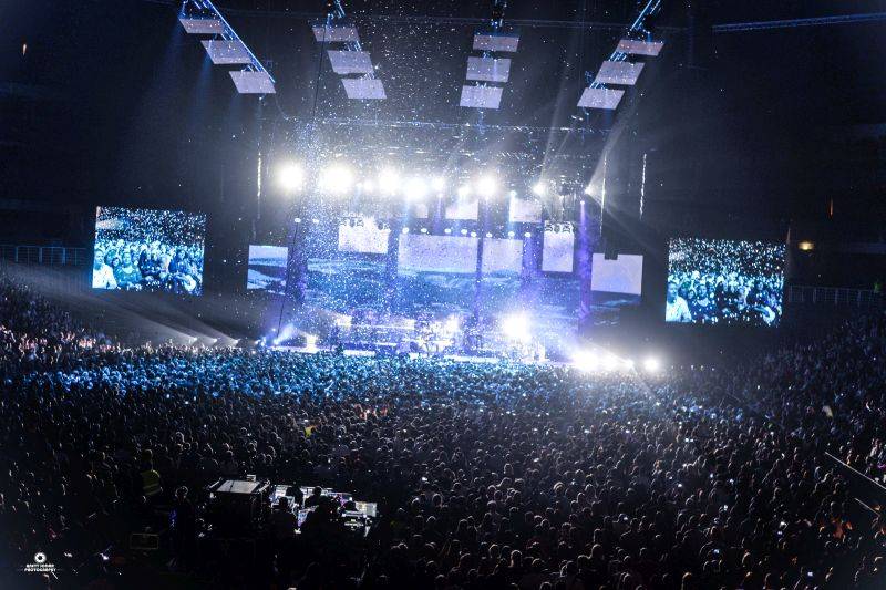 Chinaski naservírovali vyprodané O2 areně hity a zatančili tanec haka