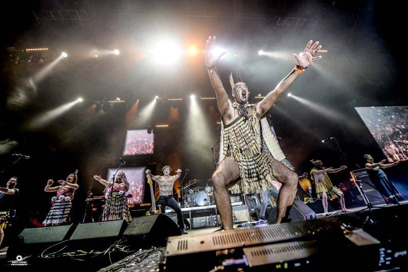 Chinaski naservírovali vyprodané O2 areně hity a zatančili tanec haka