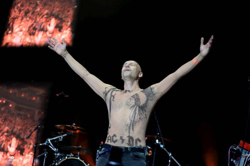 Chinaski naservírovali vyprodané O2 areně hity a zatančili tanec haka