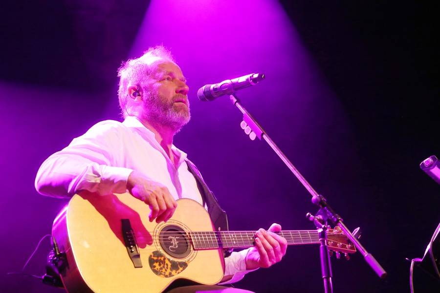 David Koller dostal v Brně za skvělý výkon hromadu kalhotek a podprsenku