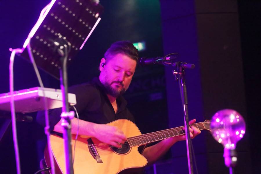 David Koller dostal v Brně za skvělý výkon hromadu kalhotek a podprsenku