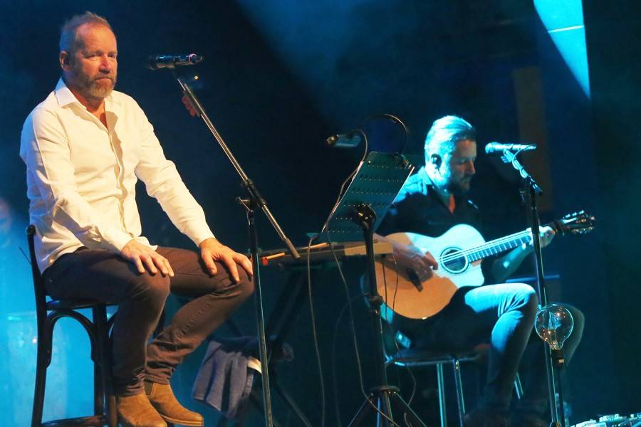 David Koller dostal v Brně za skvělý výkon hromadu kalhotek a podprsenku