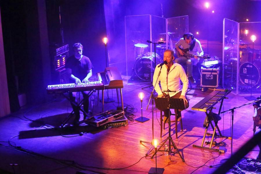 David Koller dostal v Brně za skvělý výkon hromadu kalhotek a podprsenku