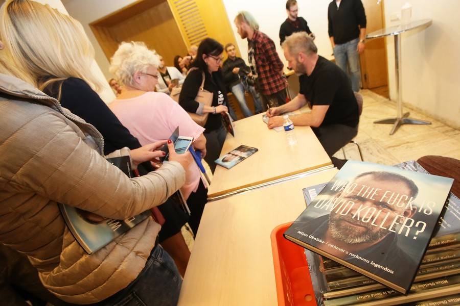 David Koller dostal v Brně za skvělý výkon hromadu kalhotek a podprsenku