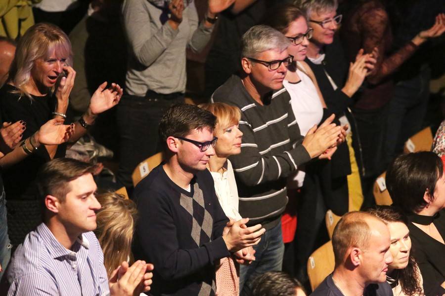 David Koller dostal v Brně za skvělý výkon hromadu kalhotek a podprsenku