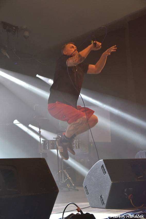 Na státní svátek řádili v plzeňské Šeříkovce Krucipüsk