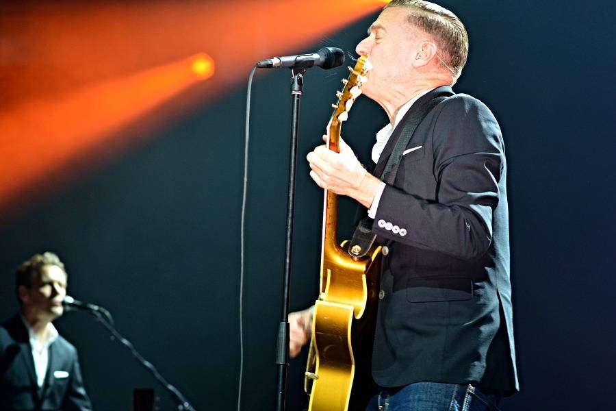Bryan Adams postavil Brno na nohy novinkami i svými největšími hity