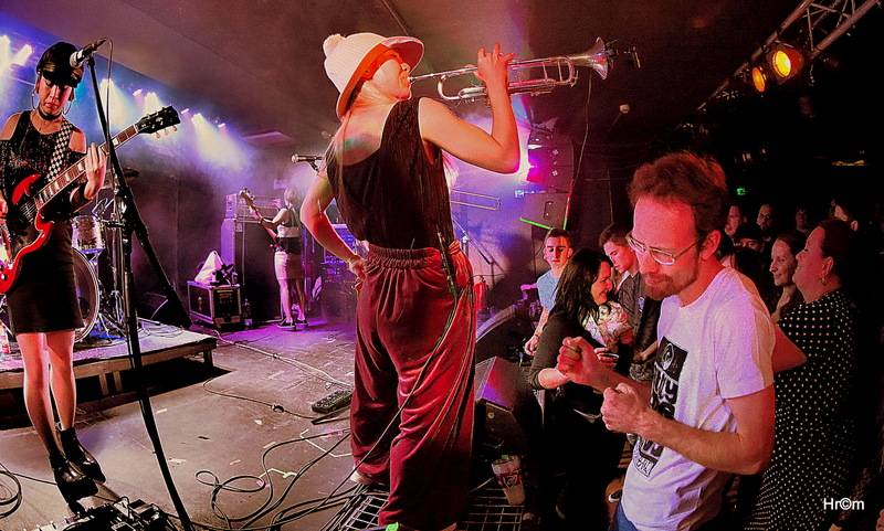 Na podzimním Mighty Sounds vystoupili Oreskaband z Japonska i američtí The Toasters