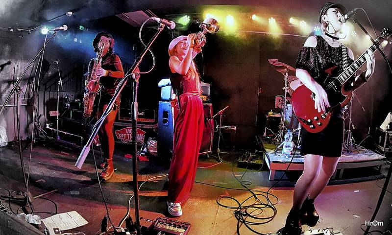 Na podzimním Mighty Sounds vystoupili Oreskaband z Japonska i američtí The Toasters