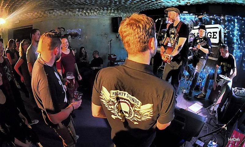 Na podzimním Mighty Sounds vystoupili Oreskaband z Japonska i američtí The Toasters